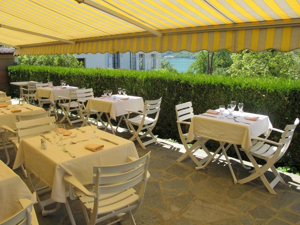 Hotel Logis La Charpenterie Talloires-Montmin Exterior foto
