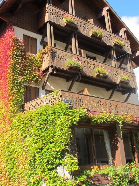 Hotel Logis La Charpenterie Talloires-Montmin Exterior foto