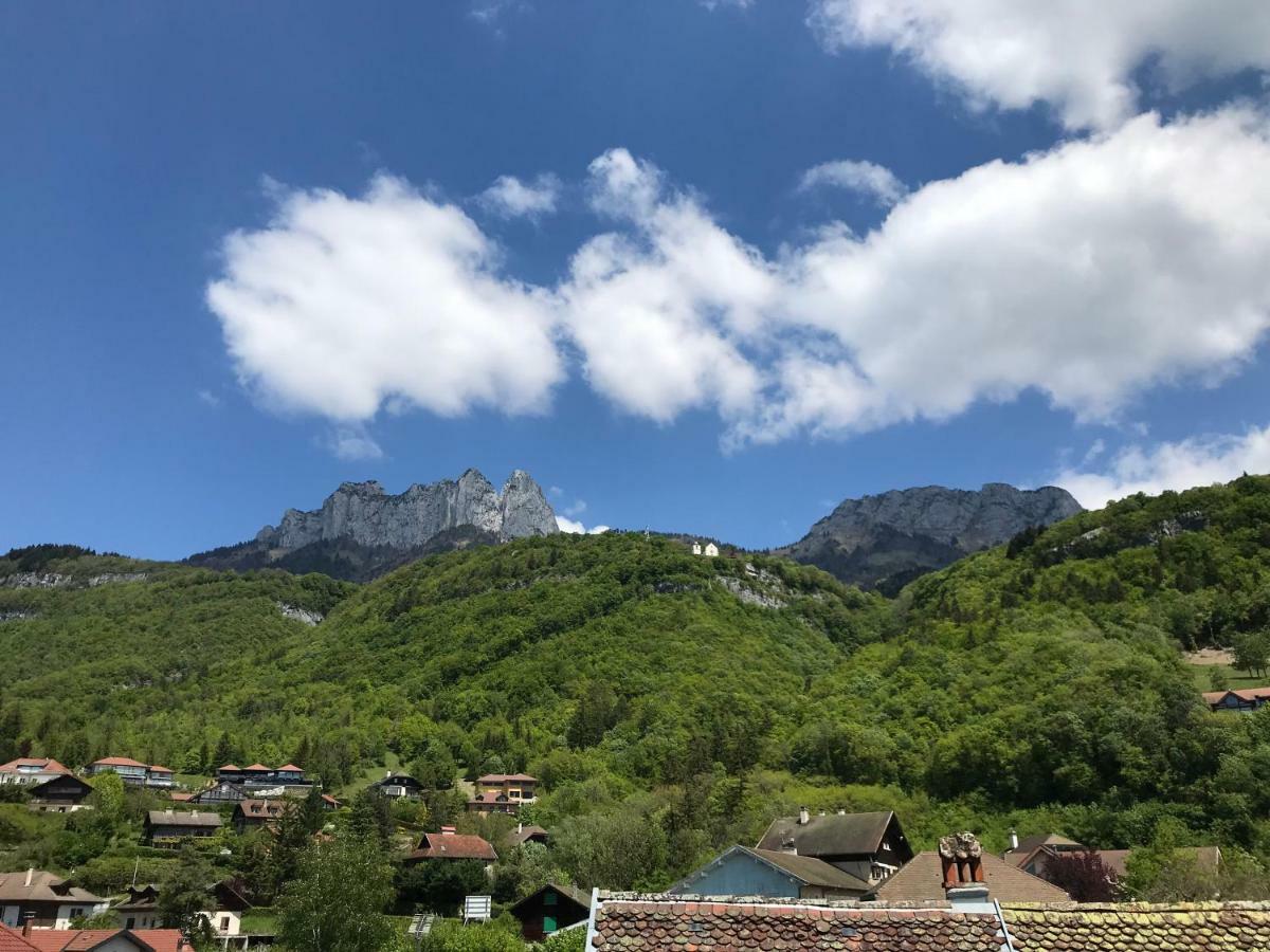 Hotel Logis La Charpenterie Talloires-Montmin Exterior foto